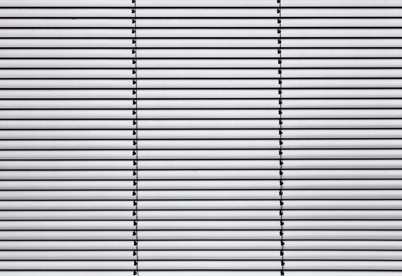 Notranje žaluzije so rešile nekaj težav